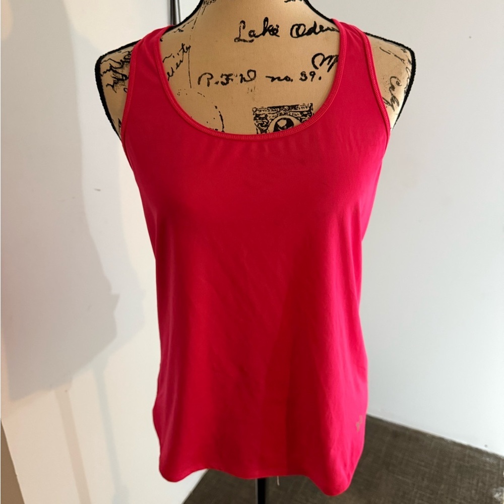 Women’s Under Armour Lot Two Tanks Pink & Blue size Medium Heat Gear